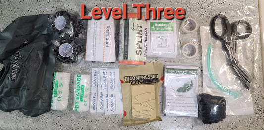 KITS DE RECHARGE IFAK - FOURNITURES DE PREMIERS SOINS POUR LES TRAUMATISMES. 3 NIVEAUX DIFFÉRENTS À CHOISIR.