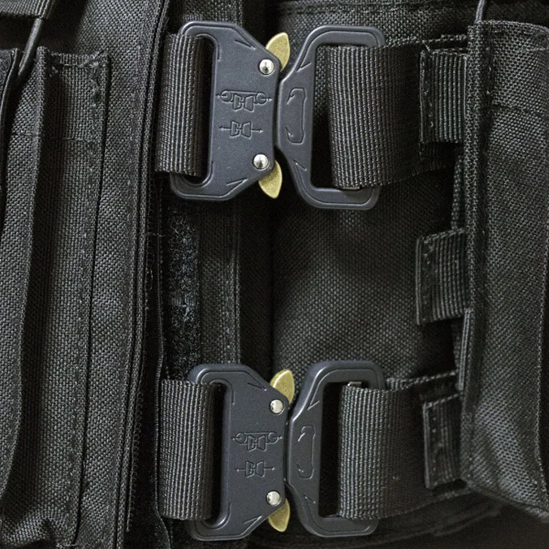 Black Heavy Duty Plate Carrier with Rear Hydration Pouch.