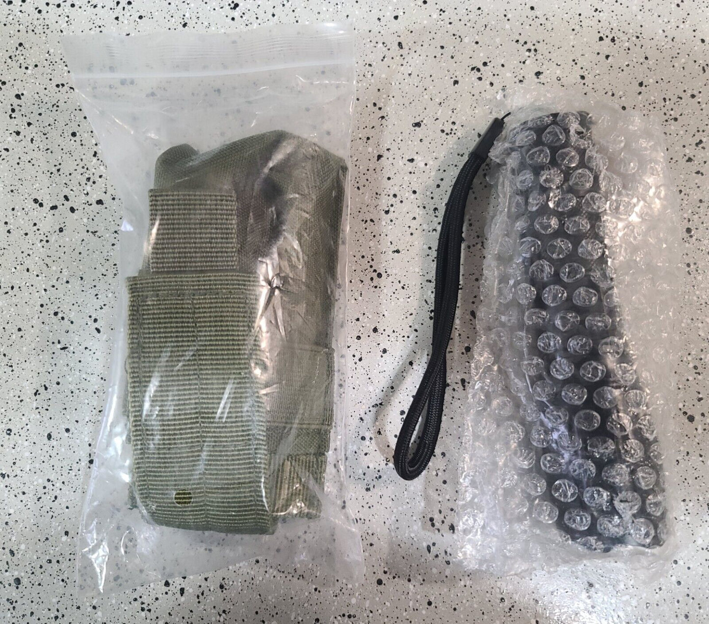 ARMY GREEN MOLLE FLASHLIGHT HOLDER WITH FLASHLIGHT