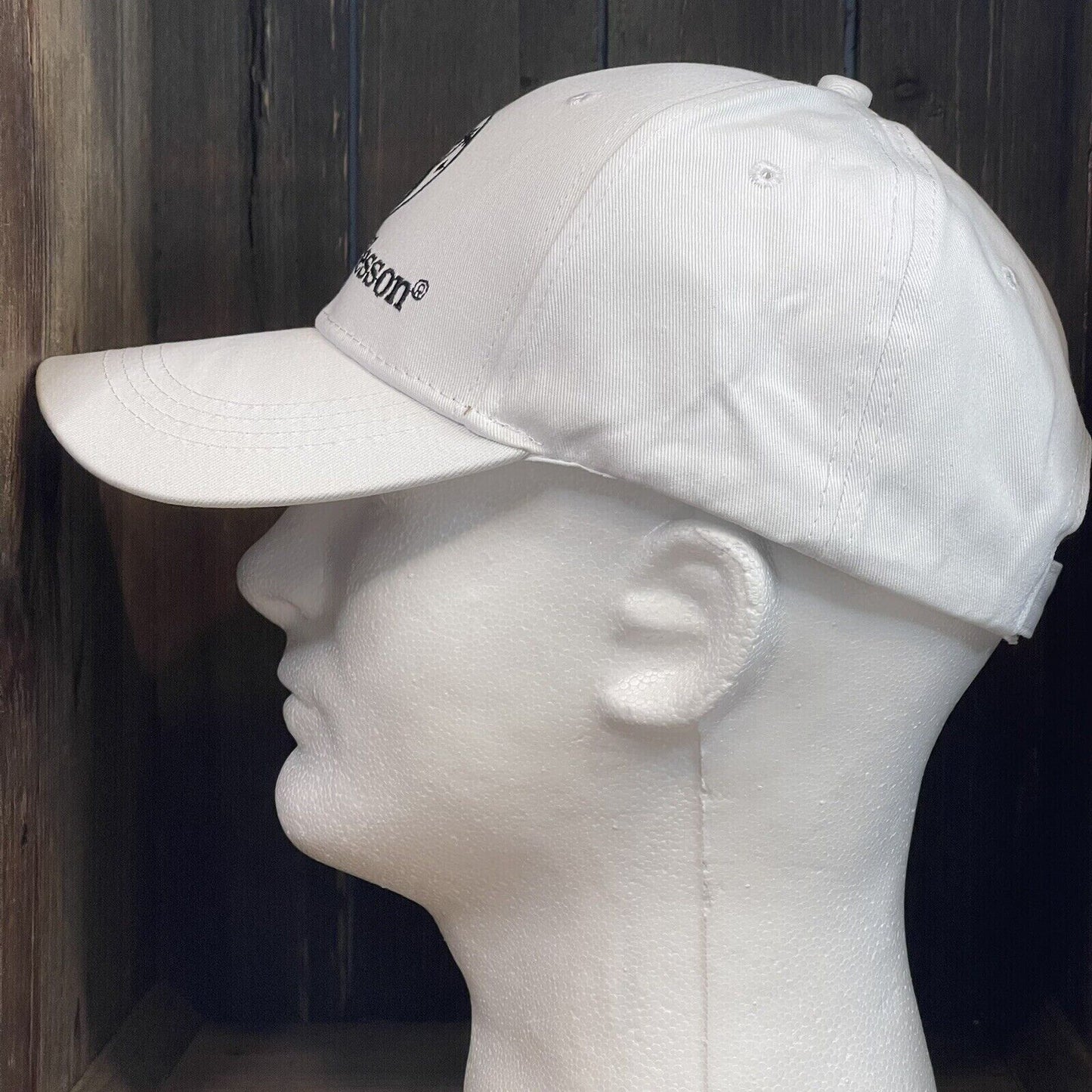 SMITH AND WESSON STYLE WHITE HAT.