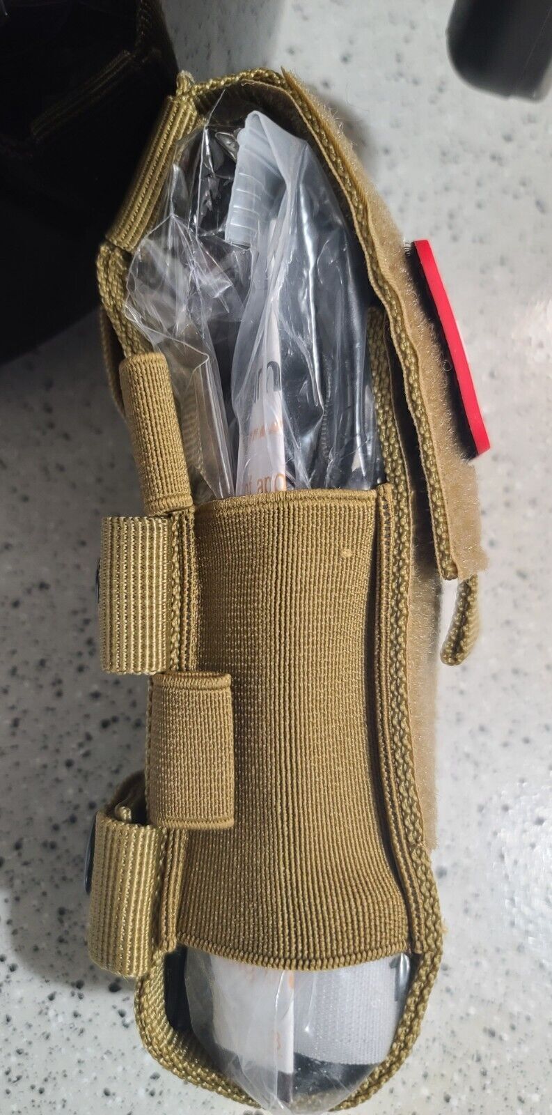 FDE/TAN Tourniquet Pouch, With Trauma Shears and Rapid One Handed Tourniquet.