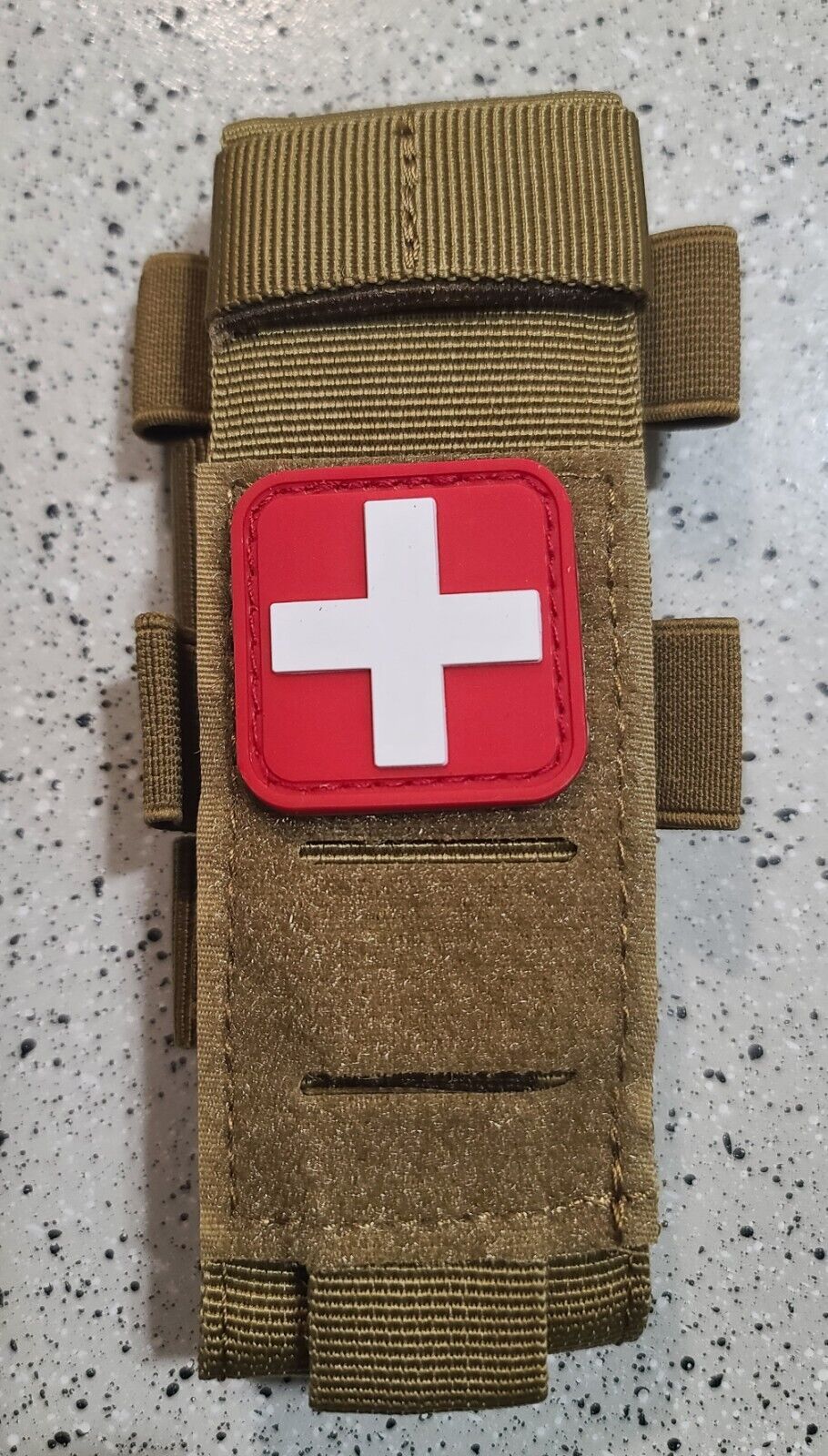 FDE/TAN Tourniquet Pouch, With Trauma Shears and Rapid One Handed Tourniquet.