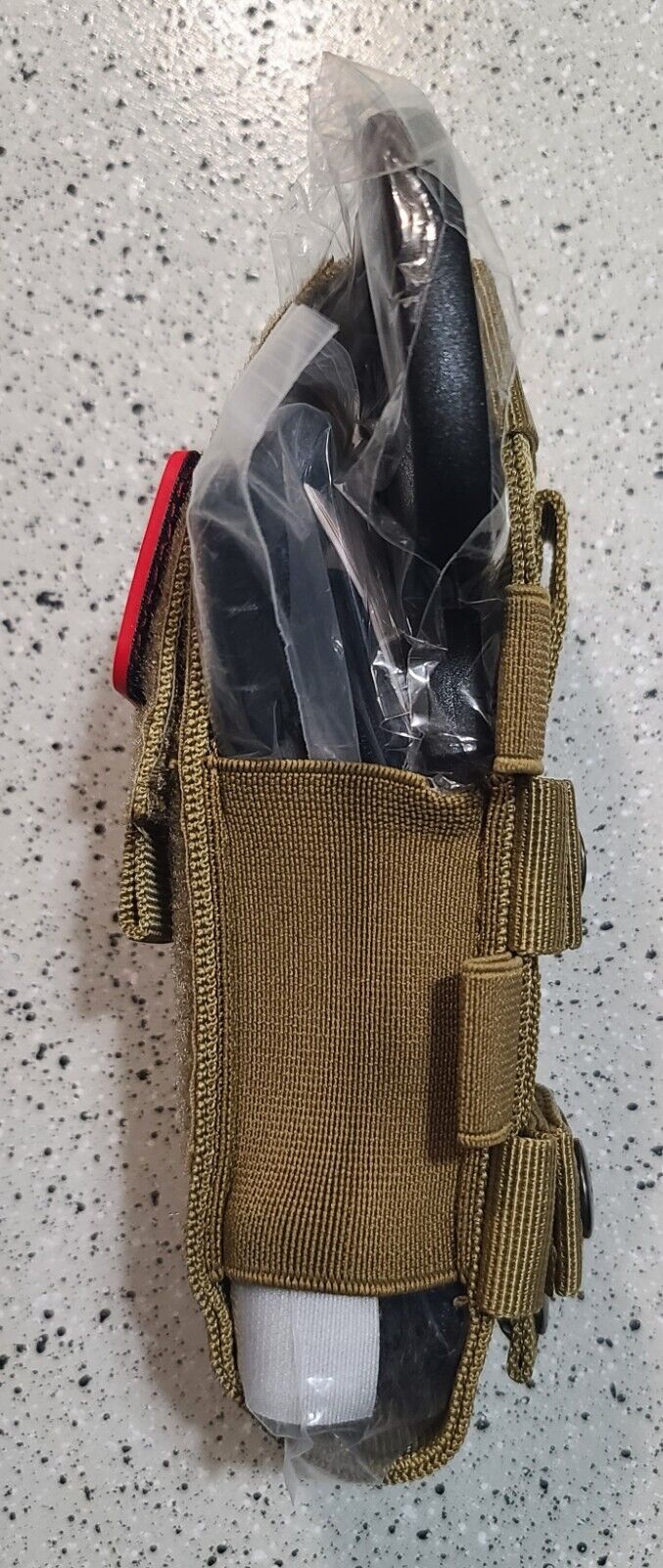 FDE/TAN Tourniquet Pouch, With Trauma Shears and Rapid One Handed Tourniquet.